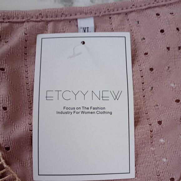 NWT Pink Eyelet V Neck Blouse with Embroidered Neckline Size XL - Picture 3 of 7